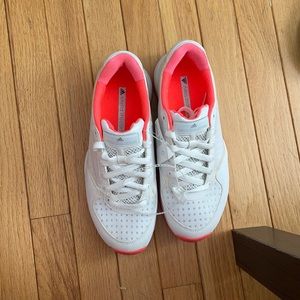 Cutest tennis shoes! Never worn!